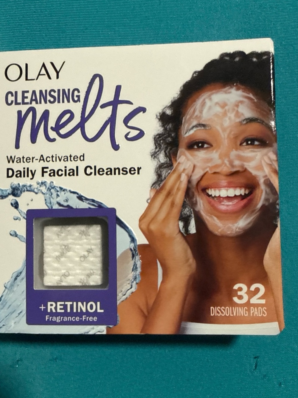 OLAY Cleansing Melts Daily Facial Cleanser - White and Purple